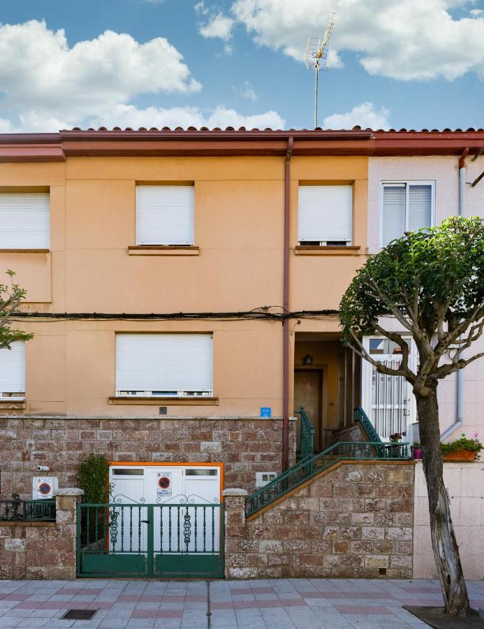 Housingleon - Casa Nueva A 400 Metros De La Plaza Mayor Exterior photo